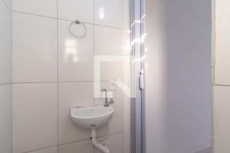 Banheiro de apartamento para alugar com 1 quarto, 20m² em Vila Diva (zona Norte), São Paulo