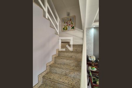 Escada de casa de condomínio à venda com 4 quartos, 234m² em Vargem Pequena, Rio de Janeiro