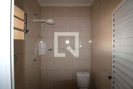 Banheiro de casa para alugar com 1 quarto, 40m² em Conjunto Habitacional Jova Rural, São Paulo