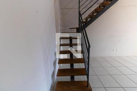 Escada de apartamento para alugar com 1 quarto, 72m² em Icaraí, Niterói