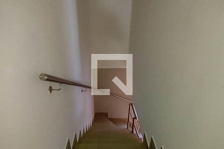 Escada de casa à venda com 3 quartos, 75m² em João Pinheiro, Belo Horizonte