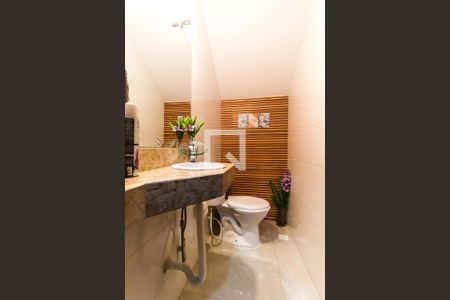 Lavabo de casa de condomínio para alugar com 2 quartos, 82m² em Jardim Layr, Mogi das Cruzes