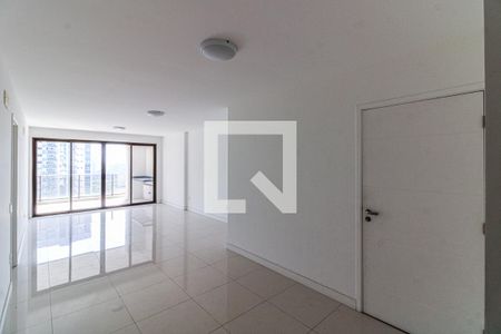 Sala de apartamento à venda com 4 quartos, 160m² em Barra da Tijuca, Rio de Janeiro