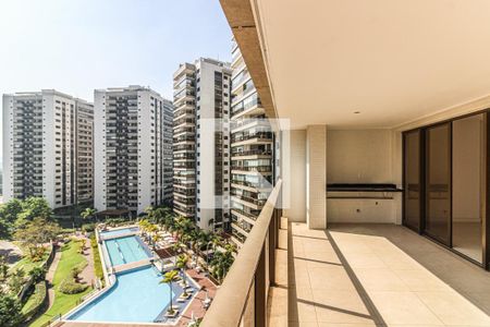 Varanda - Vista de apartamento à venda com 4 quartos, 160m² em Barra da Tijuca, Rio de Janeiro