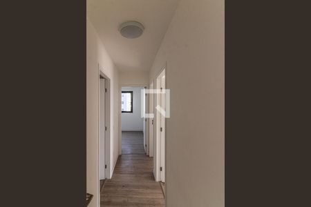 Corredor  de apartamento à venda com 4 quartos, 160m² em Barra da Tijuca, Rio de Janeiro