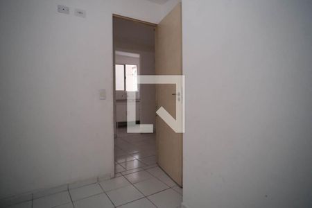 Quarto  de casa para alugar com 2 quartos, 42m² em Vila Nhocuné, São Paulo