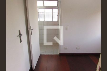 Quarto 3 de apartamento para alugar com 3 quartos, 75m² em Vila Suzana, São Paulo