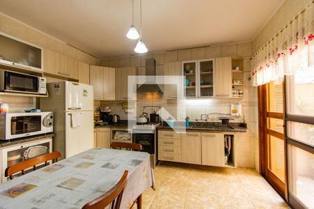 Cozinha  de casa à venda com 3 quartos, 130m² em Niterói, Canoas