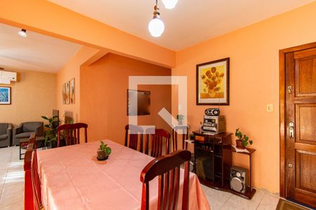 Sala  de casa à venda com 3 quartos, 130m² em Niterói, Canoas