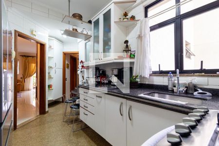 Apartamento à venda com 132m², 3 quartos e 4 vagas Apartamento à venda com 132m², 3 quartos e 4 vagasCozinha