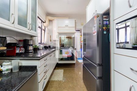 Apartamento à venda com 132m², 3 quartos e 4 vagas Apartamento à venda com 132m², 3 quartos e 4 vagasCozinha