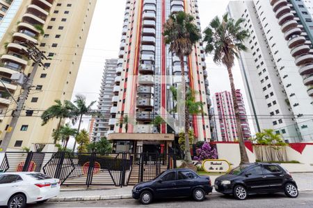 Apartamento à venda com 132m², 3 quartos e 4 vagas Apartamento à venda com 132m², 3 quartos e 4 vagasFachada