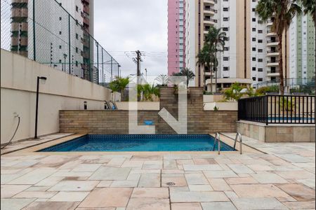 Apartamento à venda com 132m², 3 quartos e 4 vagas Apartamento à venda com 132m², 3 quartos e 4 vagasPiscina