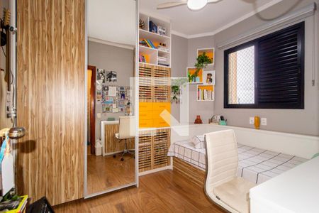 Apartamento à venda com 132m², 3 quartos e 4 vagas Apartamento à venda com 132m², 3 quartos e 4 vagasQuarto 1