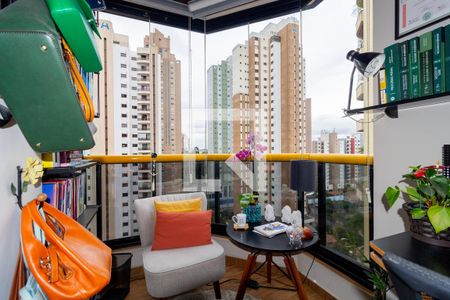 Apartamento à venda com 132m², 3 quartos e 4 vagas Apartamento à venda com 132m², 3 quartos e 4 vagasVaranda - Quarto 2