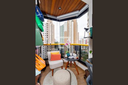 Apartamento à venda com 132m², 3 quartos e 4 vagas Apartamento à venda com 132m², 3 quartos e 4 vagasVaranda - Quarto 2