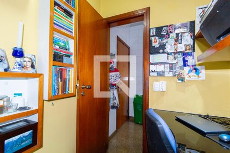 Apartamento à venda com 132m², 3 quartos e 4 vagas Apartamento à venda com 132m², 3 quartos e 4 vagasQuarto - Área de Serviço