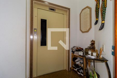 Apartamento à venda com 132m², 3 quartos e 4 vagas Apartamento à venda com 132m², 3 quartos e 4 vagasHall de entrada