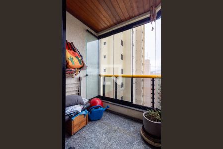 Apartamento à venda com 132m², 3 quartos e 4 vagas Apartamento à venda com 132m², 3 quartos e 4 vagasVaranda - Suíte