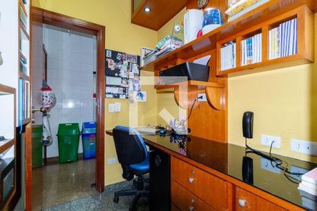 Apartamento à venda com 132m², 3 quartos e 4 vagas Apartamento à venda com 132m², 3 quartos e 4 vagasQuarto - Área de Serviço