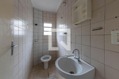 Banheiro de casa de condomínio para alugar com 2 quartos, 60m² em Vila Uniao (zona Leste), São Paulo