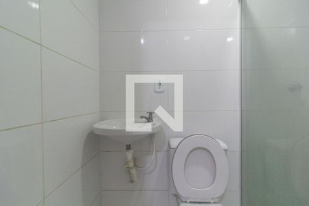 Banheiro de kitnet/studio para alugar com 1 quarto, 24m² em Vila Esperança, São Paulo