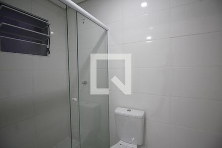 Banheiro de kitnet/studio para alugar com 1 quarto, 20m² em Jardim São Paulo(zona Norte), São Paulo