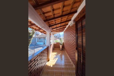 Sacada Quarto 2 de casa para alugar com 3 quartos, 200m² em Jardim Sonia, São Paulo