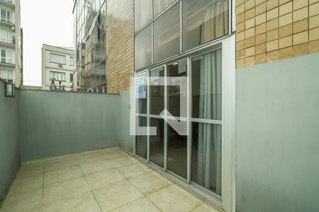 Área privada descoberta de kitnet/studio para alugar com 1 quarto, 56m² em São Geraldo, Porto Alegre