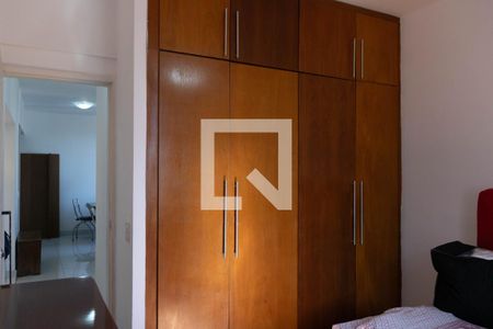Quarto 2 de apartamento para alugar com 2 quartos, 70m² em Grajaú, Belo Horizonte