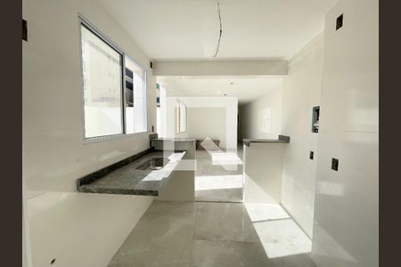 Sala/Cozinha de apartamento à venda com 3 quartos, 75m² em Europa, Contagem