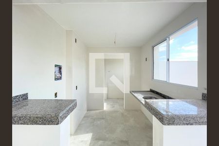 Sala/Cozinha de apartamento à venda com 3 quartos, 75m² em Europa, Contagem