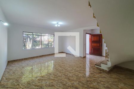 Casa para alugar com 119m², 3 quartos e 1 vagasala