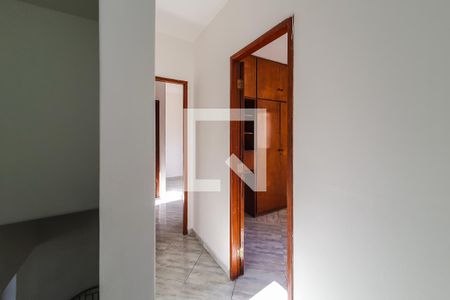 corredor de casa para alugar com 3 quartos, 119m² em Jardim da Gloria, São Paulo