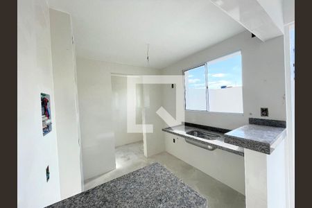 Sala/Cozinha de apartamento à venda com 2 quartos, 62m² em Europa, Contagem