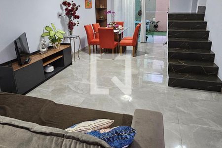 Sala de casa de condomínio para alugar com 3 quartos, 180m² em Fazendinha, Curitiba