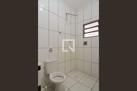 Banheiro de casa para alugar com 2 quartos, 60m² em Parque Peruche, São Paulo