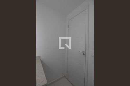 Banheiro  de kitnet/studio para alugar com 1 quarto, 28m² em Vila Independência, São Paulo