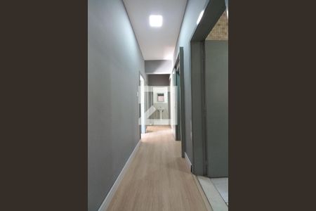 Corredor  de apartamento à venda com 3 quartos, 85m² em Centro, Campinas