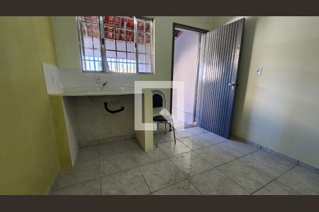 Cozinha de casa para alugar com 1 quarto, 25m² em Residencial São Victor, Várzea Paulista