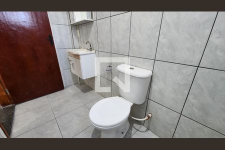 Banheiro  de casa para alugar com 1 quarto, 25m² em Residencial São Victor, Várzea Paulista