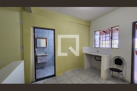 Cozinha de casa para alugar com 1 quarto, 25m² em Residencial São Victor, Várzea Paulista