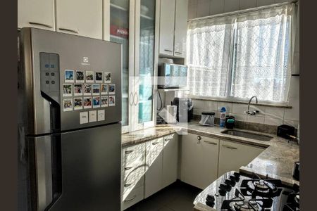 Cozinha de apartamento à venda com 3 quartos, 83m² em Funcionários, Belo Horizonte
