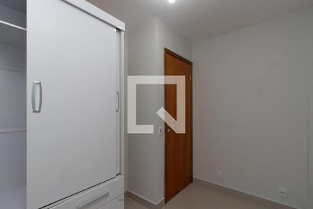 Quarto 2 de apartamento para alugar com 2 quartos, 45m² em Vila Nivi, São Paulo