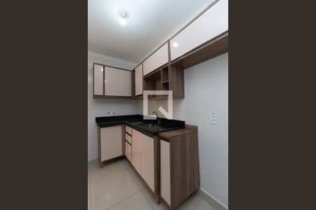 Cozinha de apartamento para alugar com 2 quartos, 45m² em Vila Nivi, São Paulo