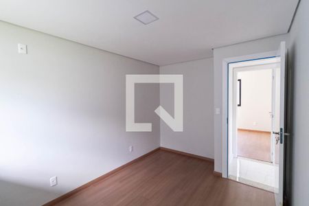 Piso superior Quarto 1 de casa à venda com 4 quartos, 160m² em Jardim Imperial, Lagoa Santa