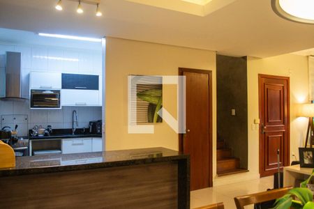 Sala de casa à venda com 3 quartos, 167m² em Hípica, Porto Alegre