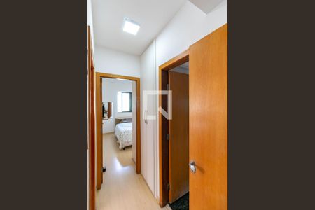 Corredor de apartamento à venda com 3 quartos, 90m² em Boa Viagem, Belo Horizonte