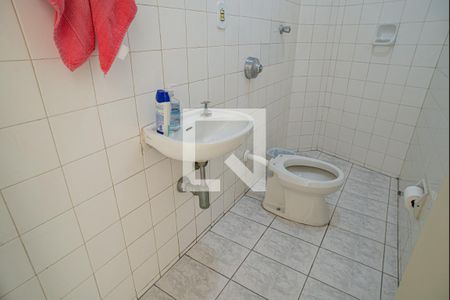 Banheiro de kitnet/studio para alugar com 1 quarto, 35m² em Bela Vista, São Paulo