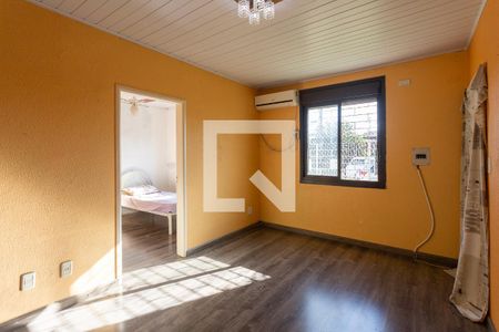 Sala de casa à venda com 3 quartos, 116m² em Rubem Berta, Porto Alegre